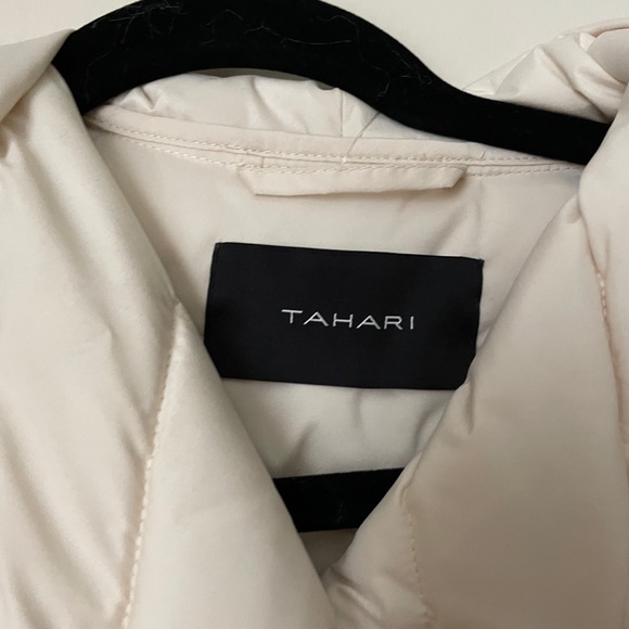Tahari medium weight jacket with belt - Picture 3 of 4
